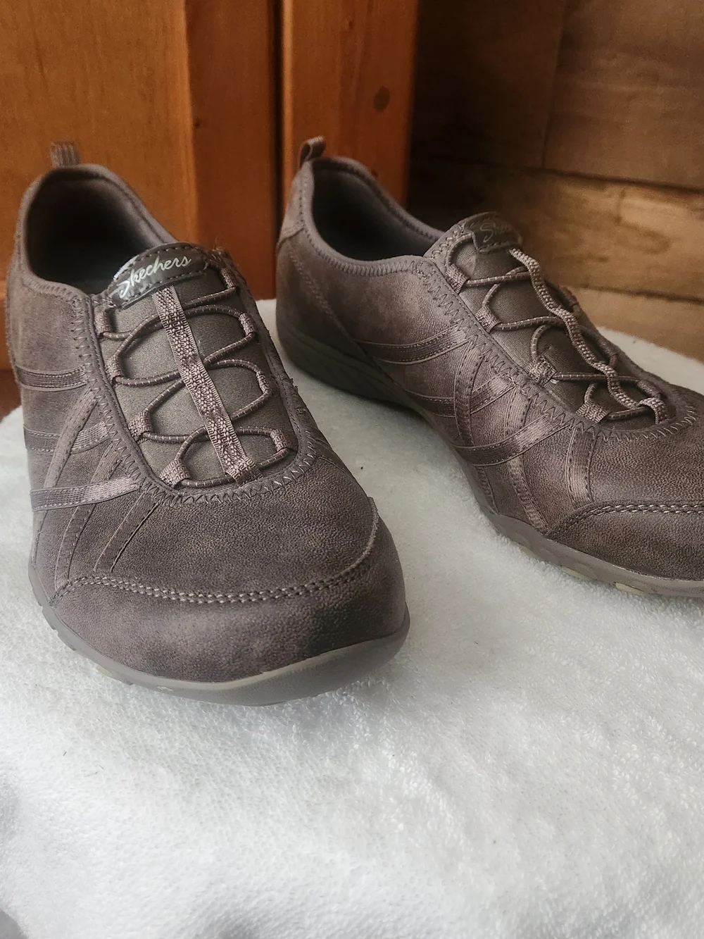 Skechers Brown Slip-On Casual Walking Shoes Womens Size 11